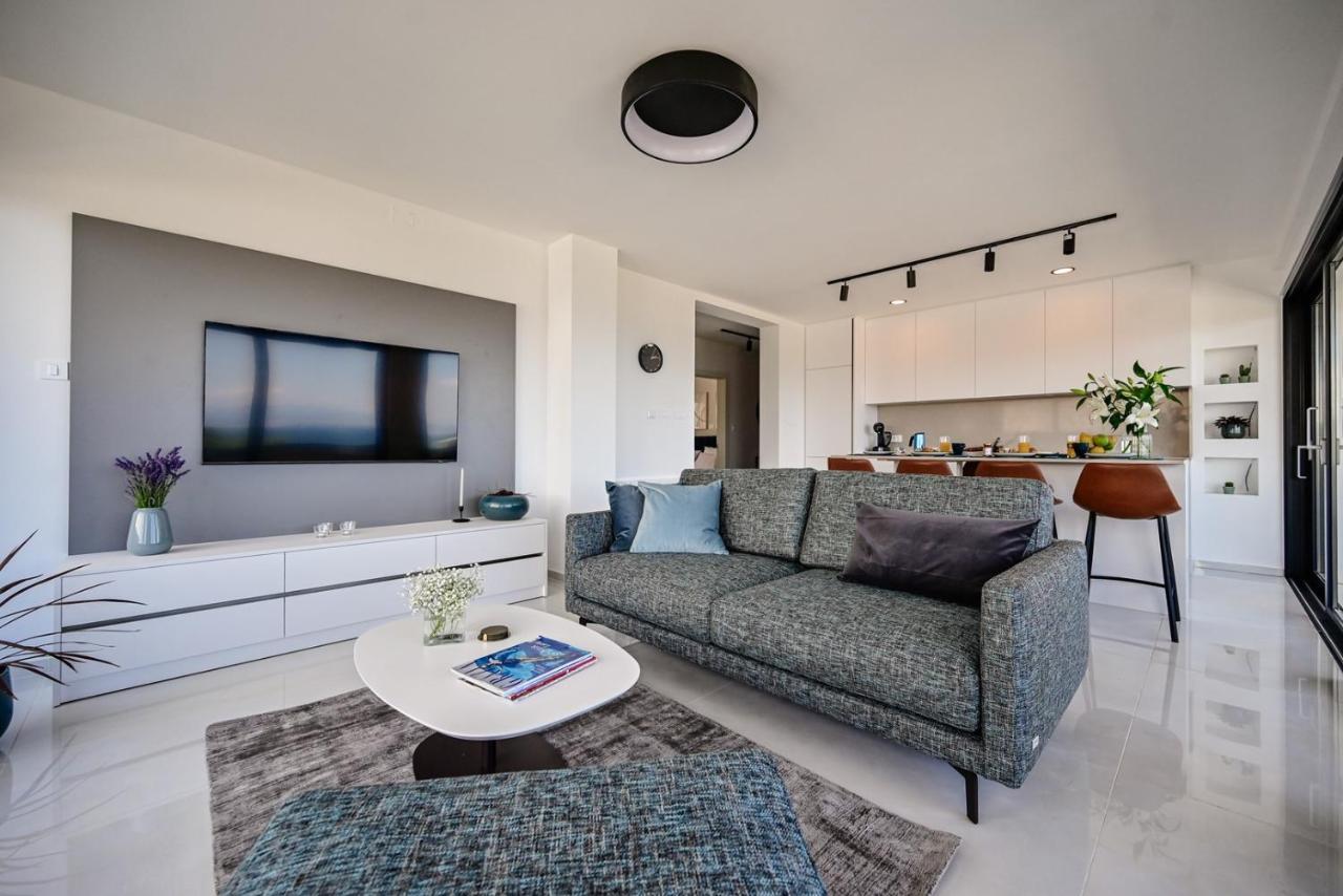 Apartments Sea & Stone Malinska Exterior photo